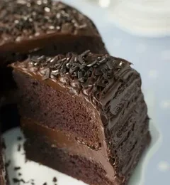 Torta de chocolate cremosa perfeita com apenas 5 ingredientes