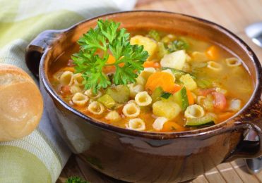 Como fazer sopa de macarrão